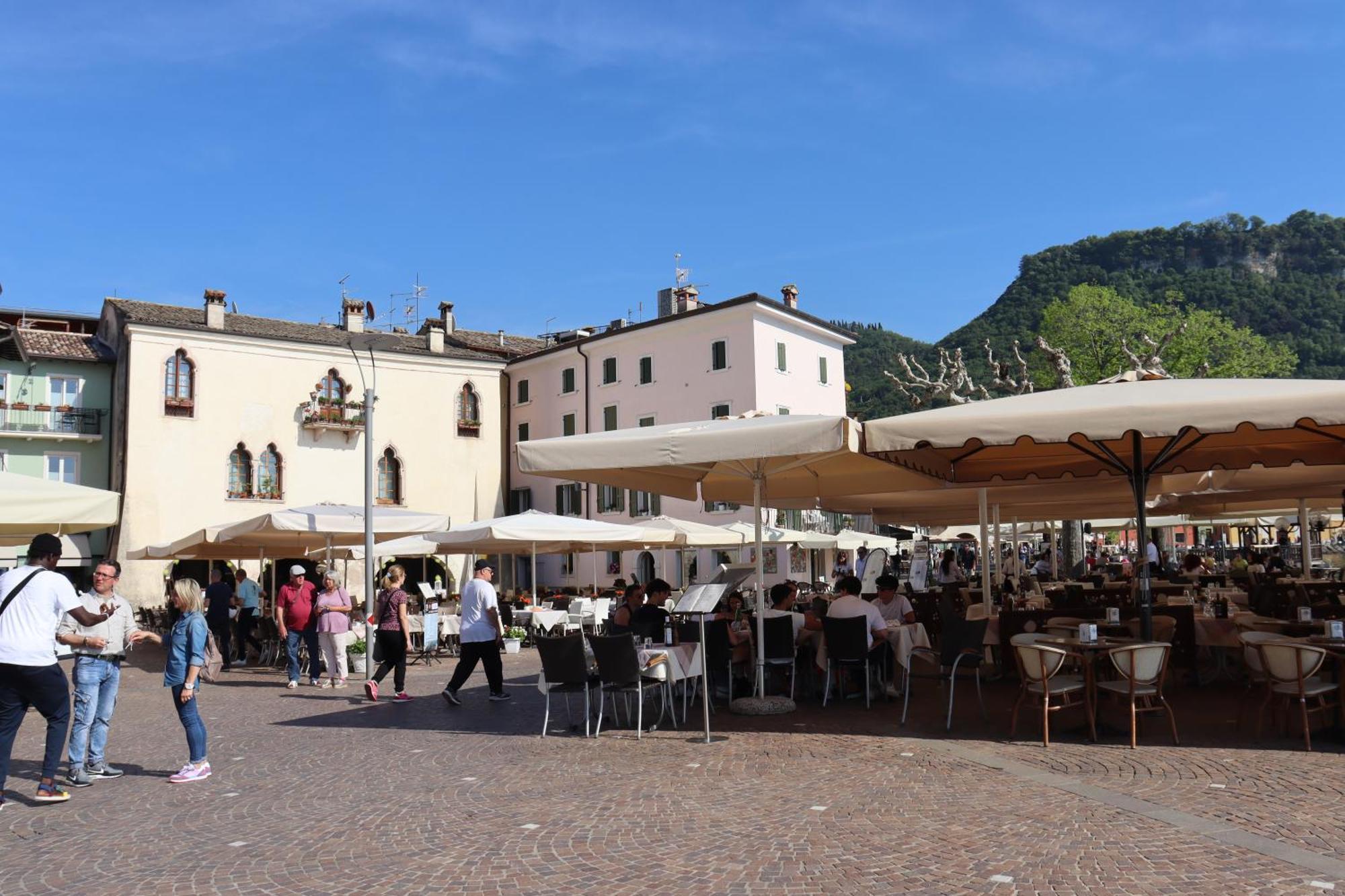 Monika Holiday12 La Fata Del Lago Garda  Eksteriør bilde